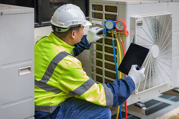 Professional Hvac technician working in Uncasville, CT